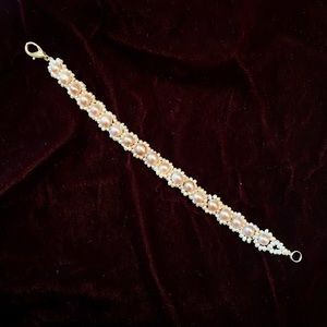 Pink and white pearl bracelet